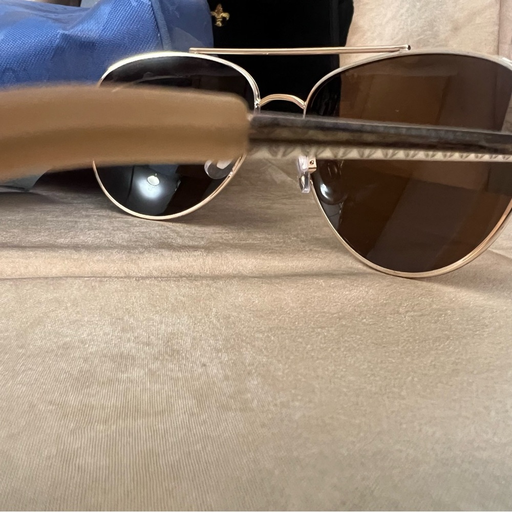 Oscar De La Renta Bundle! NWT Sunnies, NWT Velvet Travel Pouch, NWOT Nylon Pouch - Picture 15 of 16